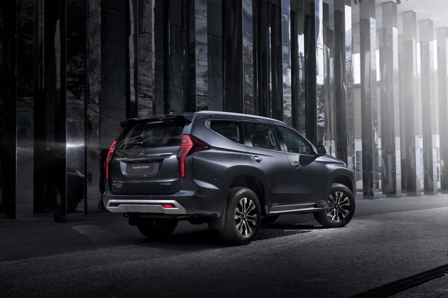  Mitsubishi Pajero Sport HPE-S 2020 года  (LA) (фото 13 из 38)
